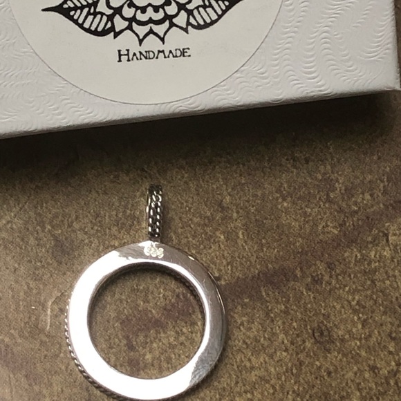 Balinese Detail Circle Pendant - Picture 5 of 7